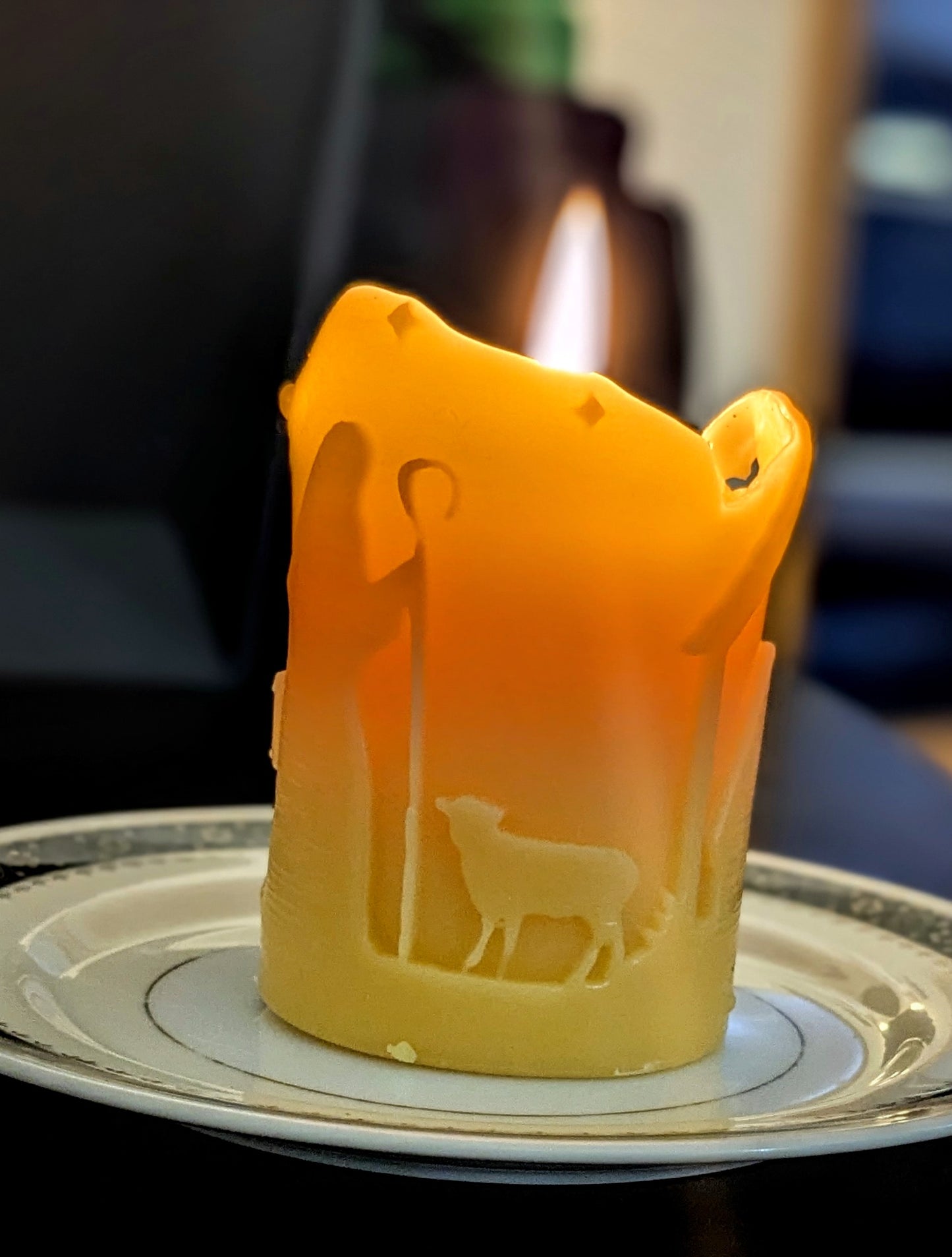 Nativity Scene 100% Beeswax Candle -Large