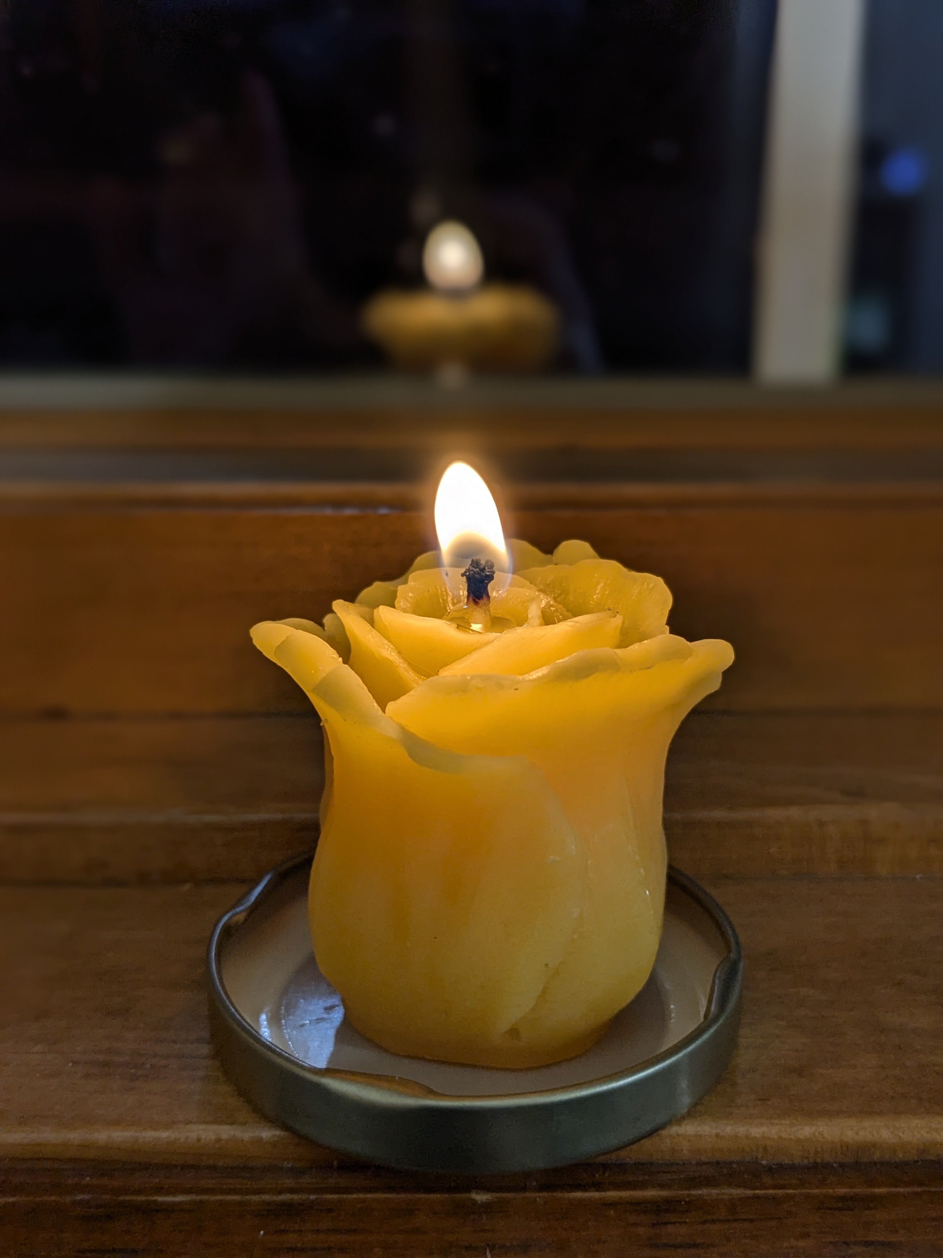 Hubbardston Candle Co. 100% Beeswax Rose Scented Jar Candle – 12 Oz, Smokeless, 30-40 Hour Burn Time
